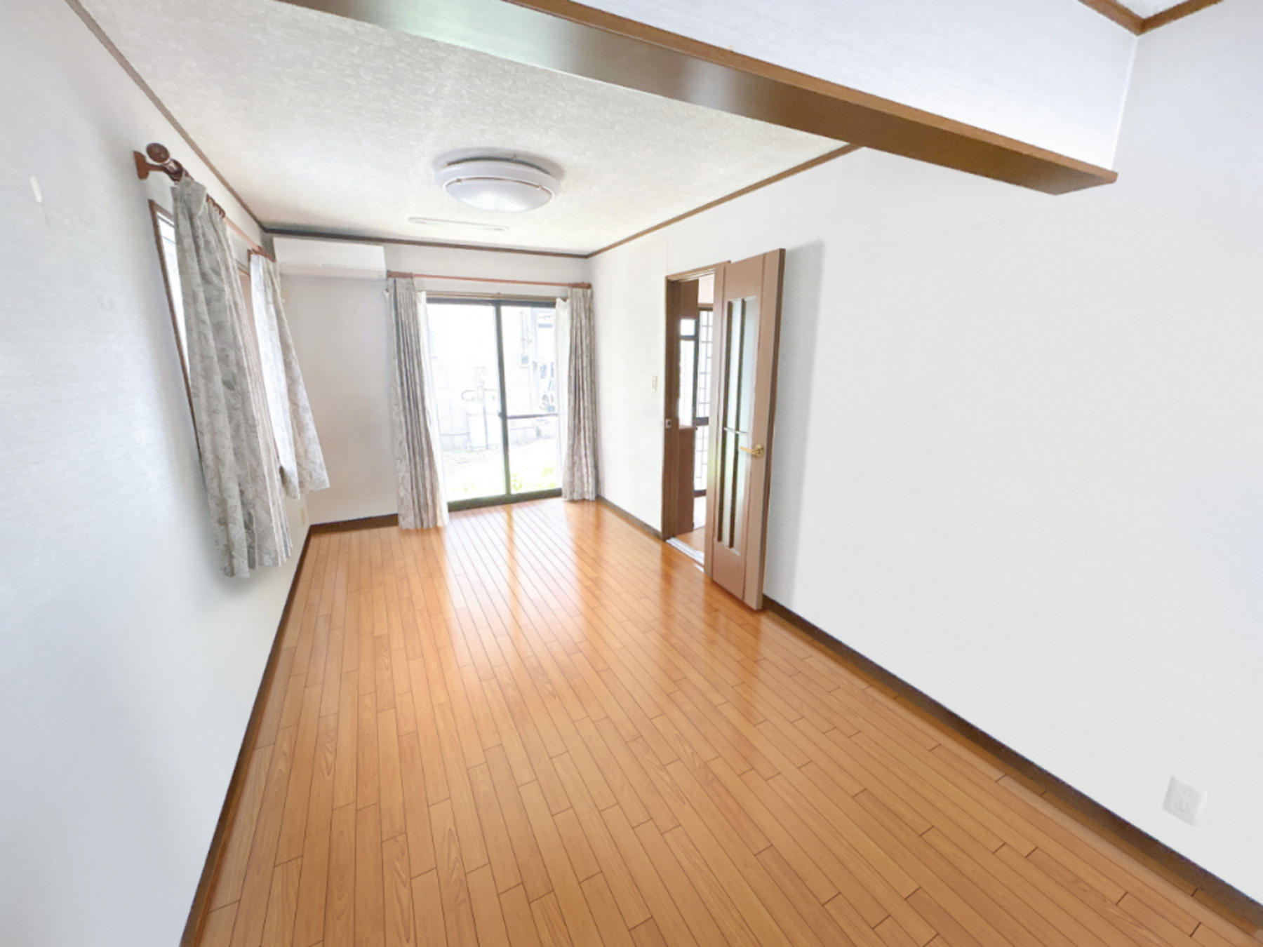 真岡市熊倉、中古一戸建ての居間画像です