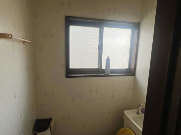 真岡市熊倉町、中古一戸建てのトイレ画像です