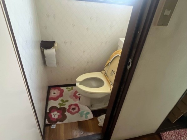 真岡市熊倉町、中古一戸建てのトイレ画像です