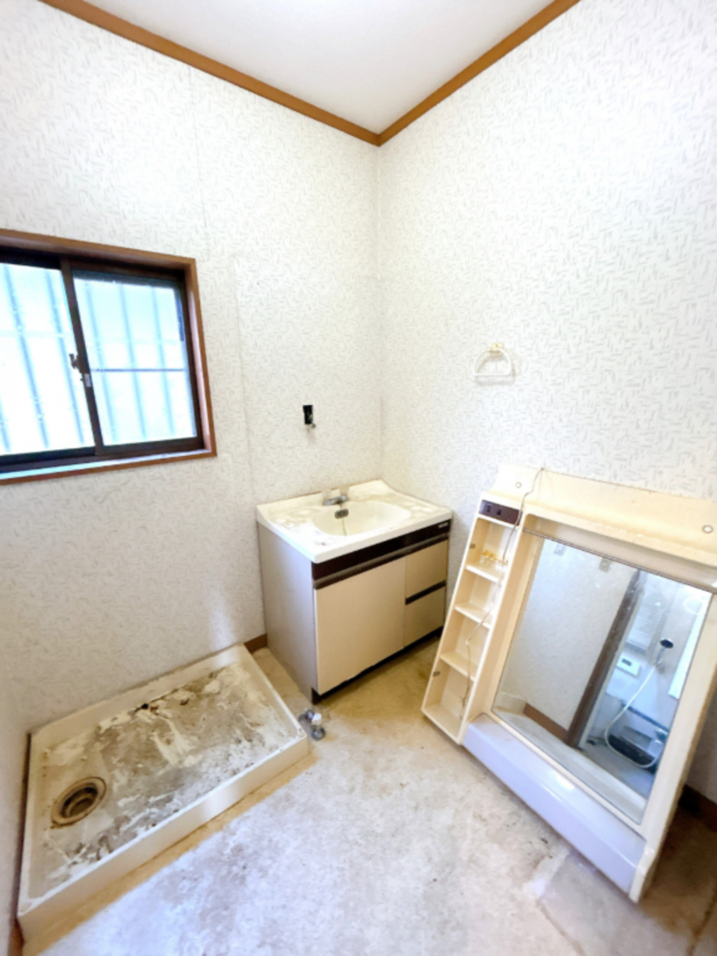 真岡市西郷、中古一戸建ての洗面画像です