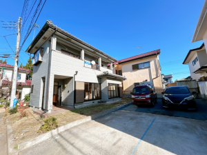 真岡市西郷、中古一戸建ての駐車場画像です