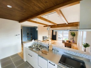 真岡市亀山、中古一戸建てのキッチン画像です