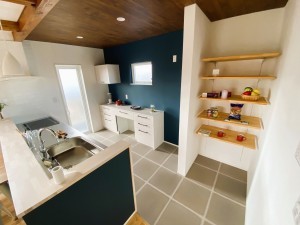 真岡市亀山、中古一戸建てのキッチン画像です