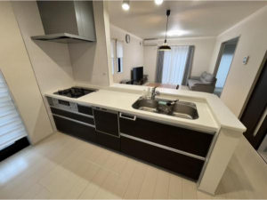 真岡市亀山、中古一戸建てのキッチン画像です