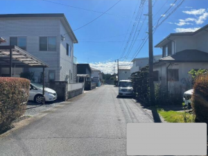 真岡市西郷、土地の前面道路を含む現地写真画像です