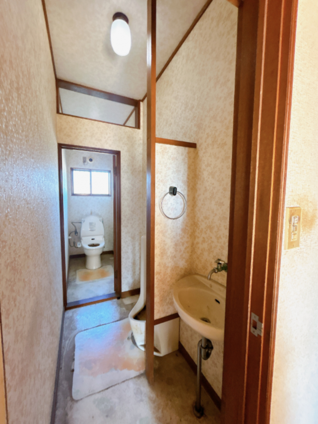 真岡市上江連、中古一戸建てのトイレ画像です