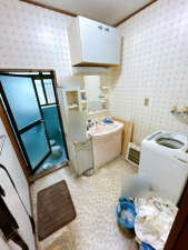 真岡市上江連、中古一戸建ての洗面画像です