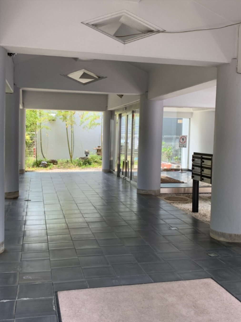 芳賀郡益子町大字益子、マンションのエントランス画像です