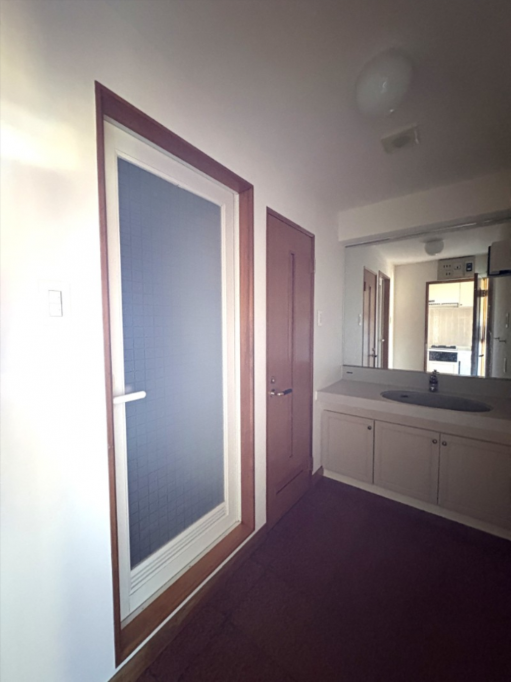 芳賀郡益子町大字益子、マンションの洗面画像です