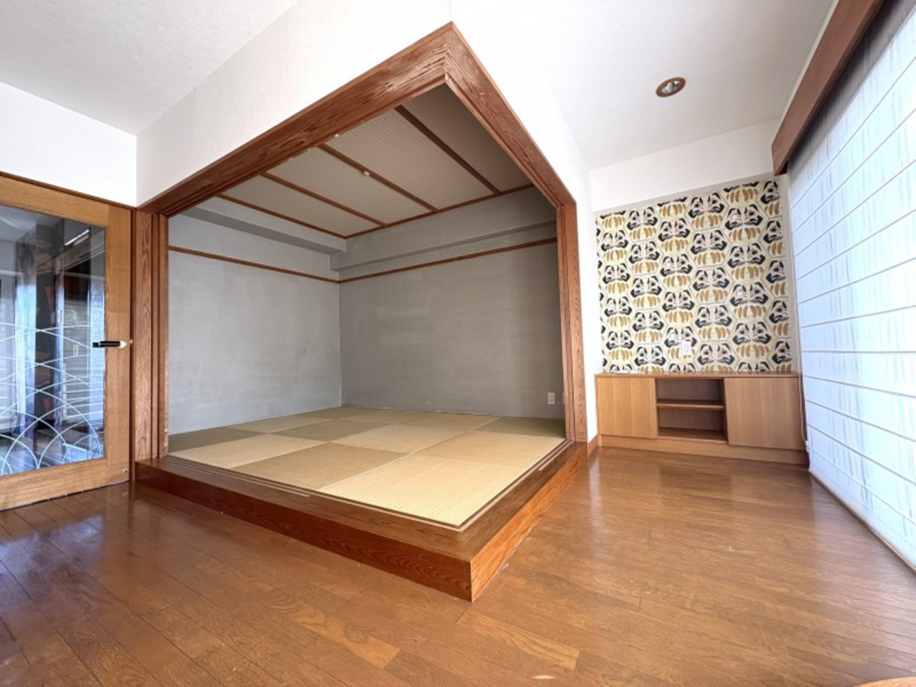 芳賀郡益子町大字益子、マンションの居間画像です