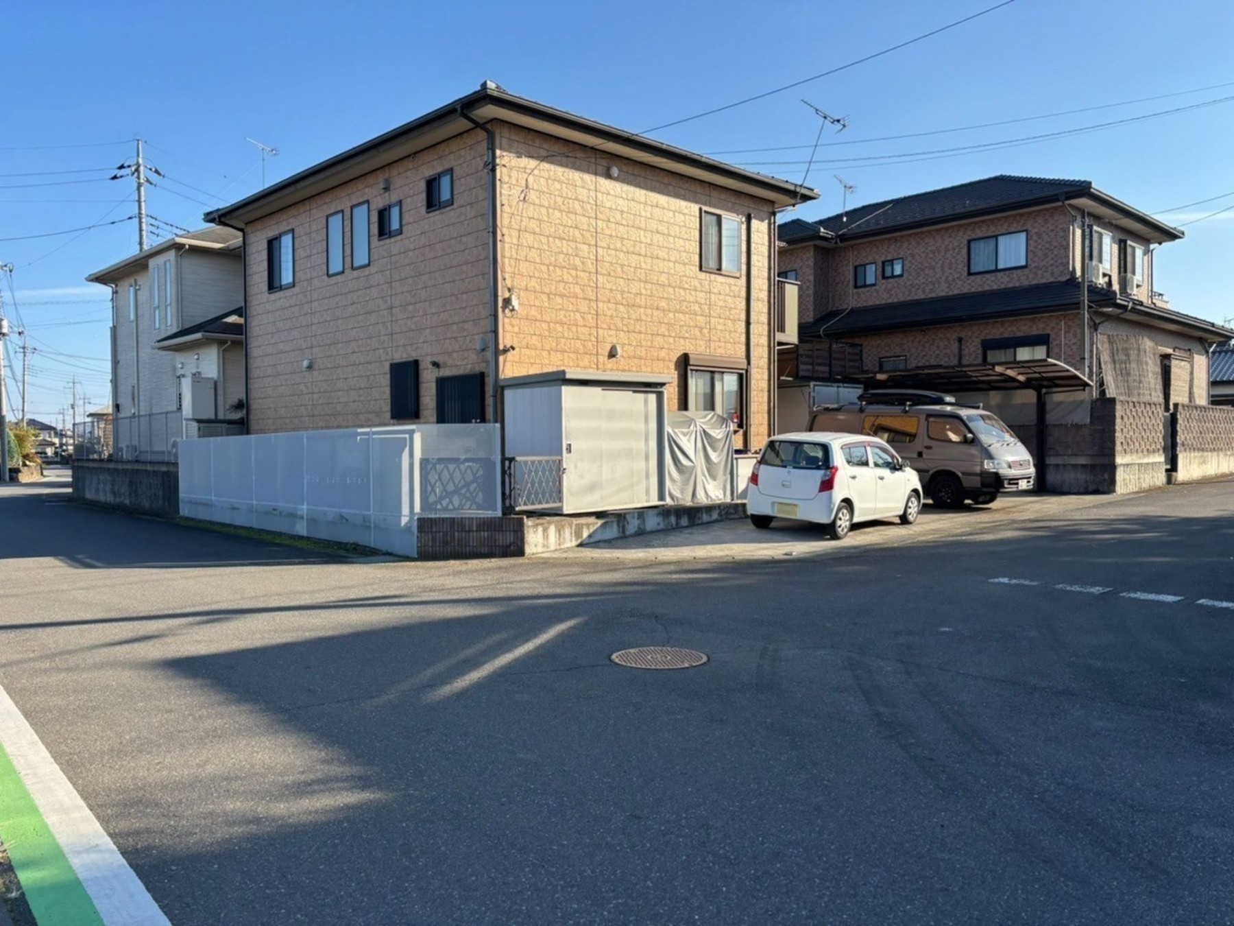 真岡市長田、中古一戸建ての前面道路を含む現地写真画像です