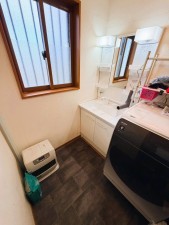 真岡市長田、中古一戸建ての洗面画像です