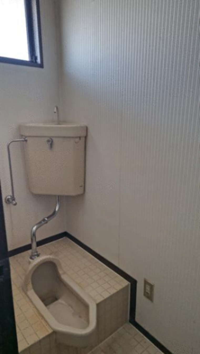 真岡市久下田西、中古一戸建てのトイレ画像です