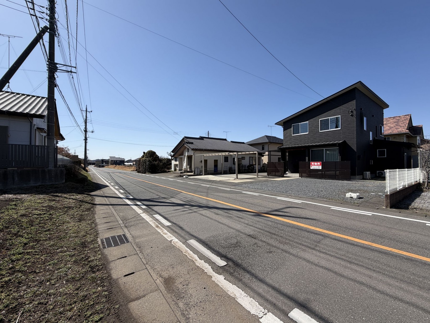 芳賀郡益子町大字塙、中古一戸建ての前面道路を含む現地写真画像です
