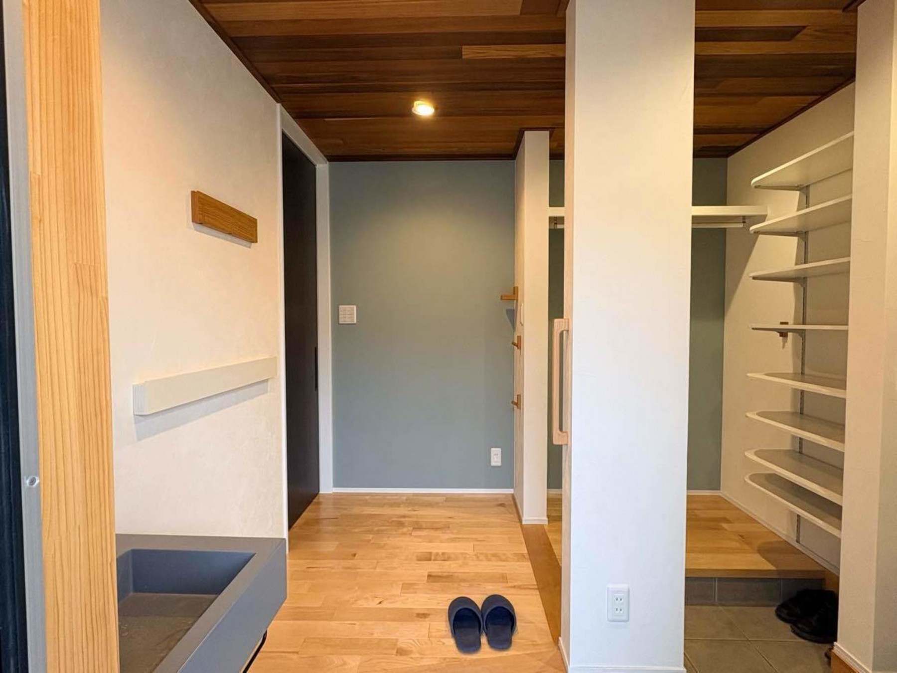 芳賀郡益子町大字塙、中古一戸建ての玄関画像です