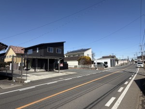 芳賀郡益子町大字塙、中古一戸建ての前面道路を含む現地写真画像です