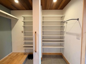 芳賀郡益子町大字塙、中古一戸建ての玄関画像です