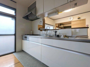 真岡市亀山、中古一戸建てのキッチン画像です