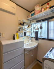 真岡市亀山、中古一戸建ての洗面画像です