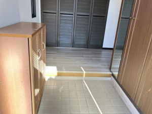 真岡市久下田西、中古一戸建ての玄関画像です