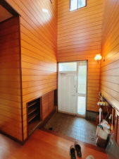 真岡市高勢町、中古一戸建ての玄関画像です