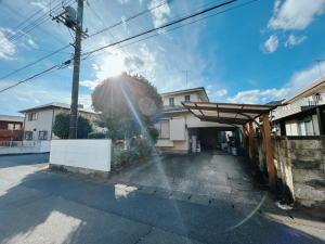 真岡市高勢町、中古一戸建ての駐車場画像です