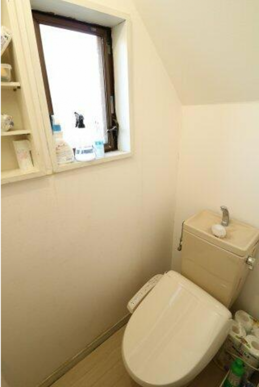 真岡市高勢町、中古一戸建てのトイレ画像です