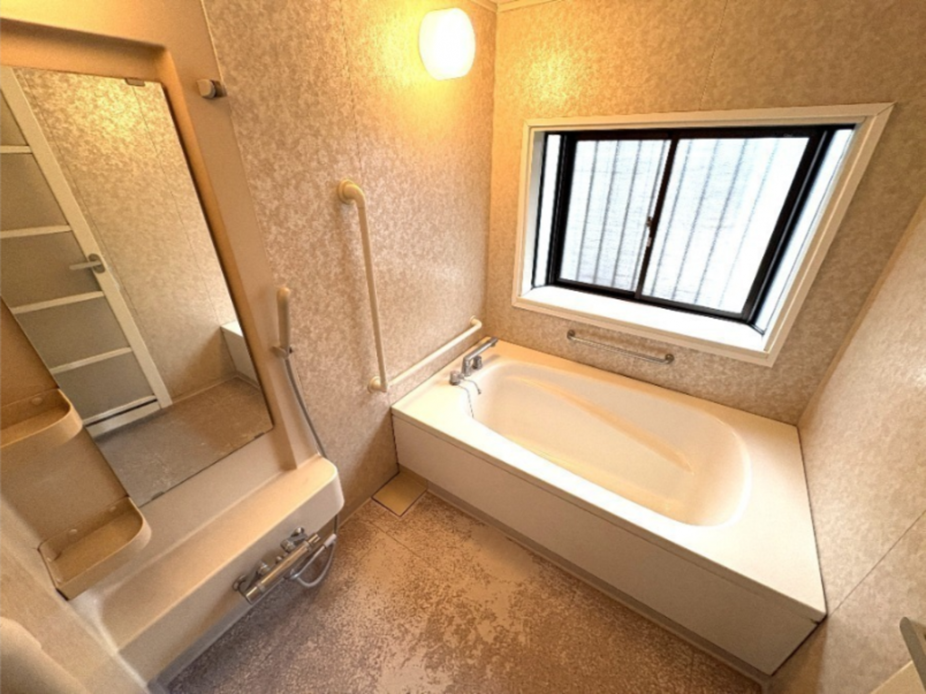 真岡市さくら、中古一戸建ての風呂画像です