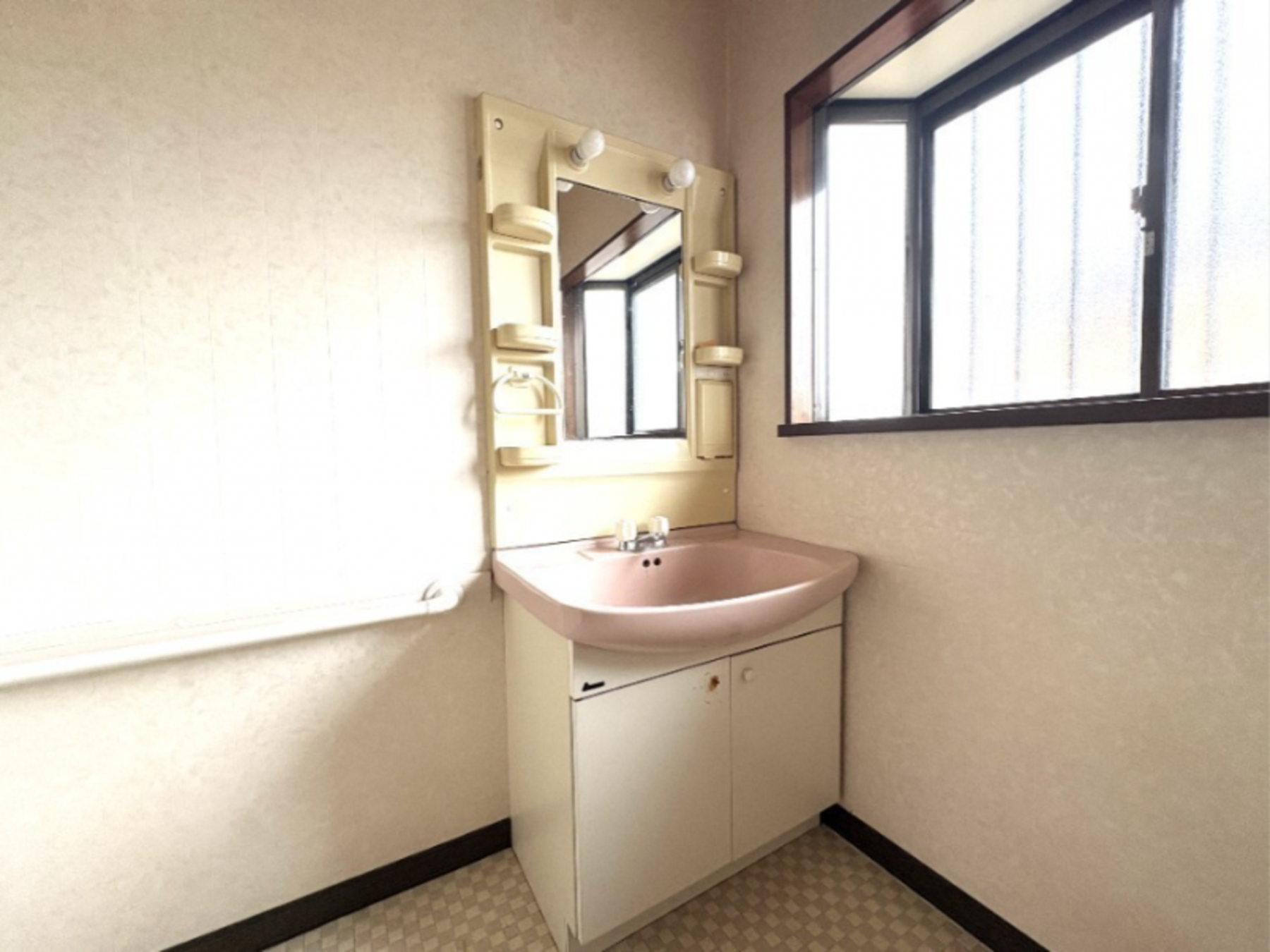 真岡市さくら、中古一戸建ての洗面画像です