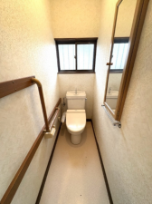 真岡市さくら、中古一戸建てのトイレ画像です