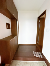 真岡市亀山、中古一戸建ての玄関画像です