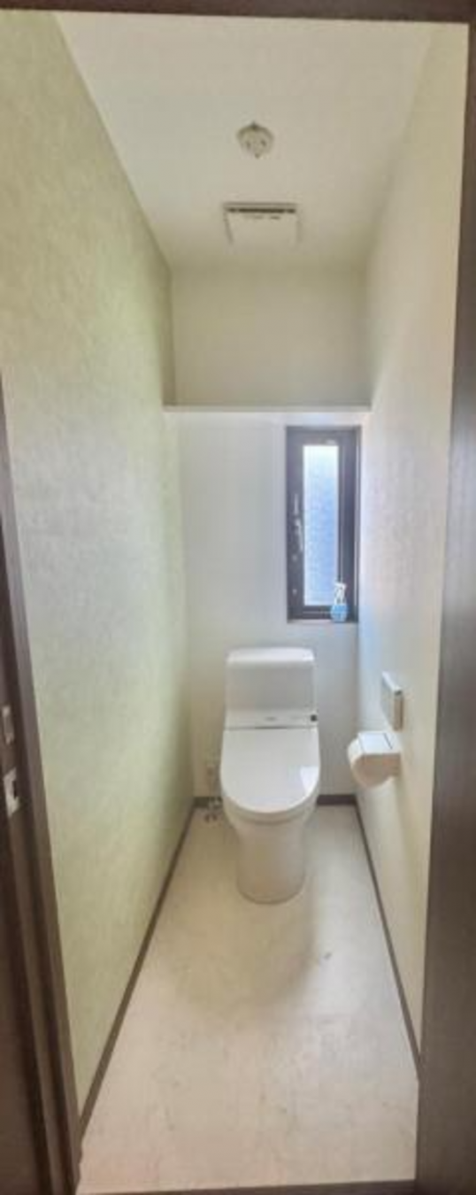 河内郡上三川町上蒲生、中古一戸建てのトイレ画像です