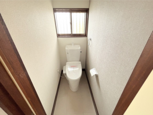 真岡市長田、中古一戸建てのトイレ画像です