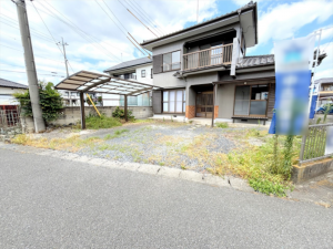 真岡市長田、中古一戸建ての駐車場画像です