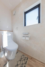 河内郡上三川町上三川、中古一戸建てのトイレ画像です