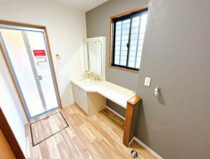 河内郡上三川町ゆうきが丘、中古一戸建ての洗面画像です