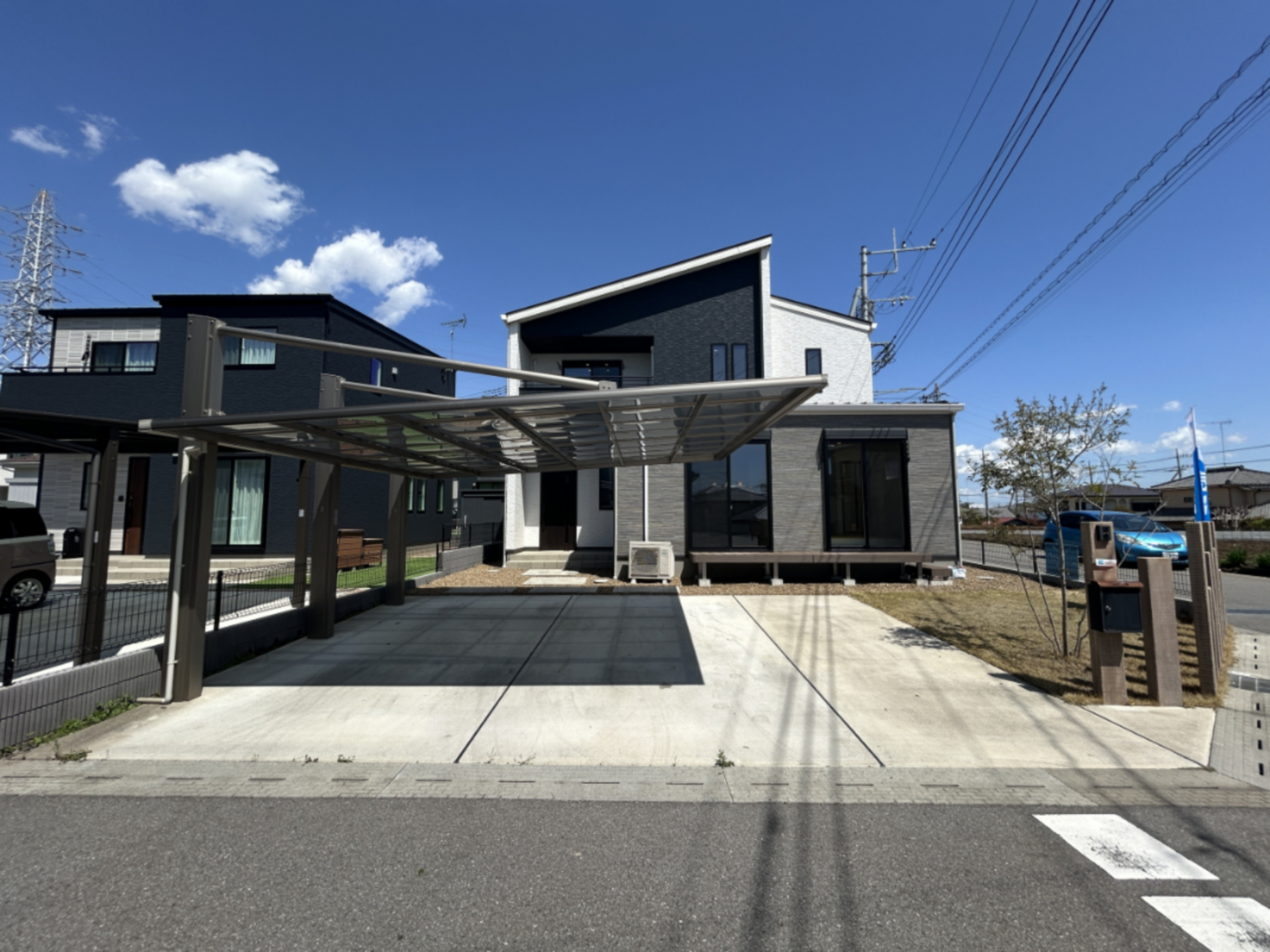 真岡市台町、中古一戸建ての駐車場画像です