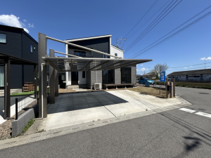 真岡市台町、中古一戸建ての駐車場画像です