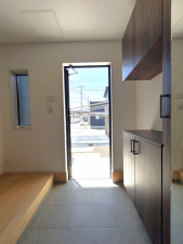 真岡市台町、中古一戸建ての玄関画像です