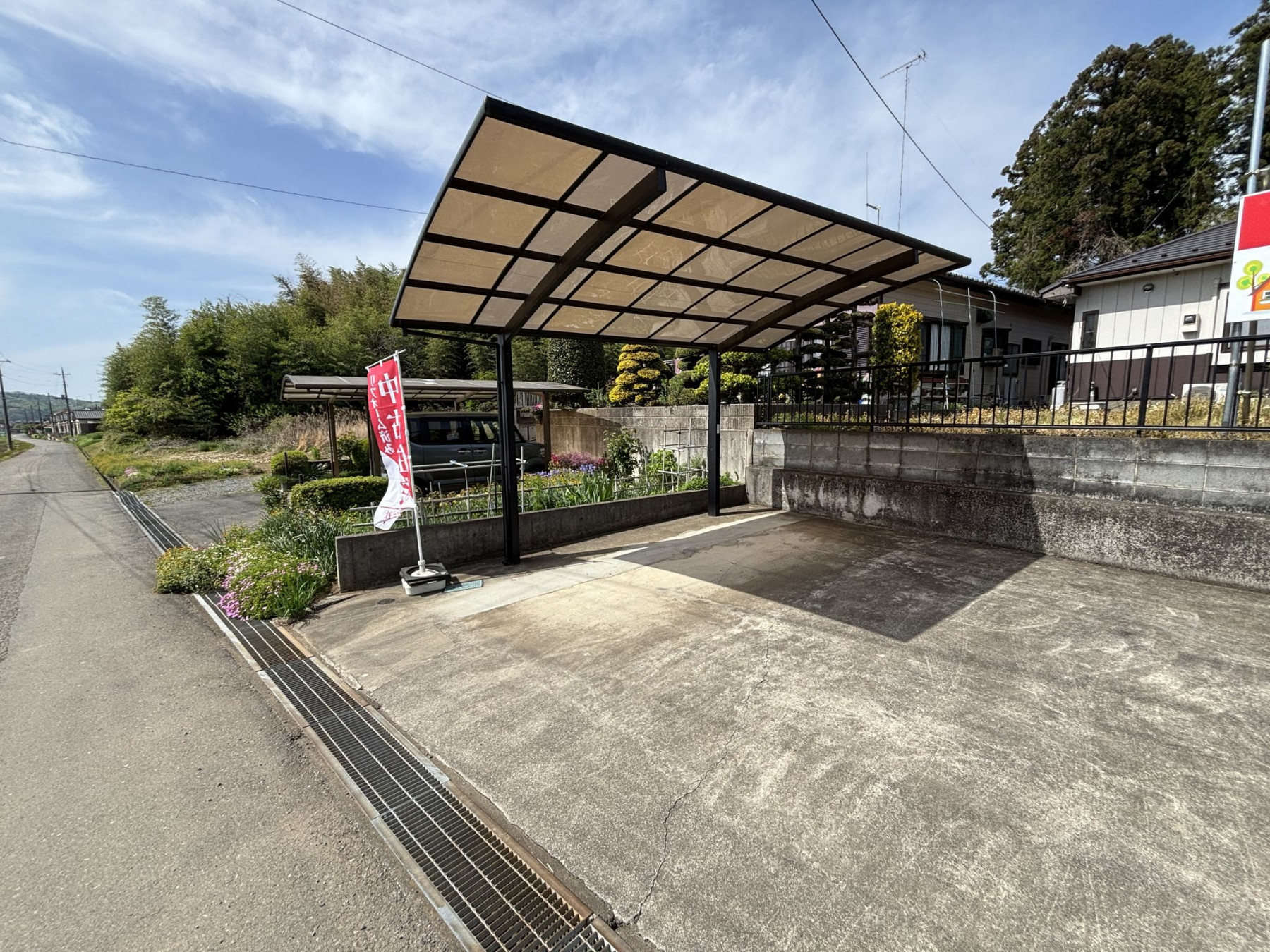 芳賀郡益子町大字前沢、中古一戸建ての駐車場画像です