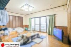 河内郡上三川町上三川、中古一戸建ての居間画像です