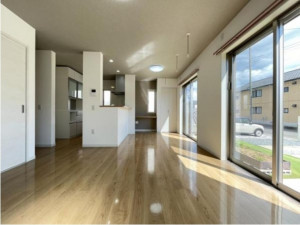 真岡市東光寺、中古一戸建ての居間画像です