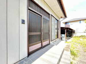 真岡市西田井、中古一戸建ての玄関画像です