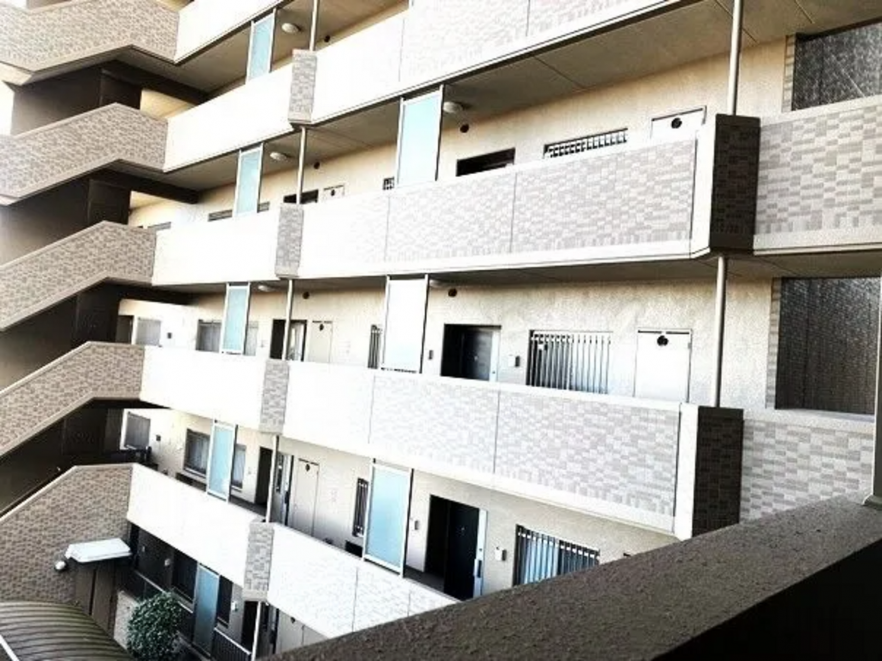 真岡市大谷台町、マンションの外観画像です