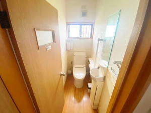 真岡市上谷貝、中古一戸建てのトイレ画像です