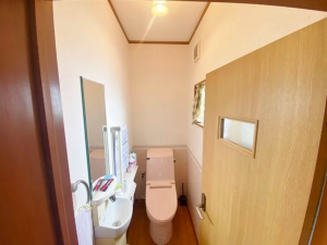 真岡市上谷貝、中古一戸建てのトイレ画像です