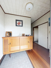真岡市久下田西、中古一戸建ての玄関画像です