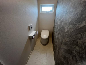 河内郡上三川町上蒲生、中古一戸建てのトイレ画像です