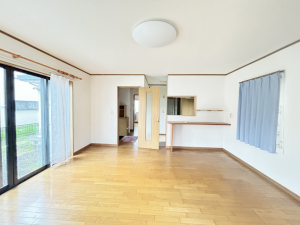 真岡市台町、中古一戸建ての居間画像です