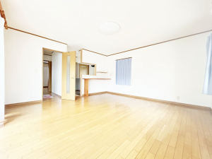 真岡市台町、中古一戸建ての居間画像です